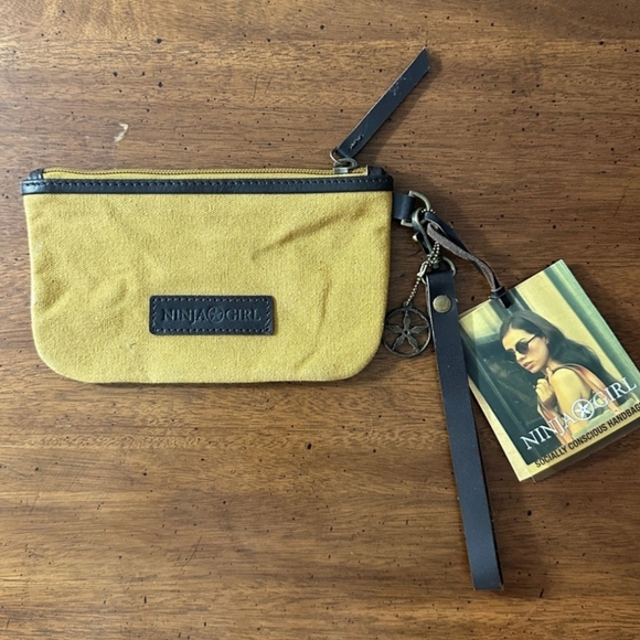 NWT Ninja Girl Leather Double Sided Canvas Wristlet - Picture 3 of 7